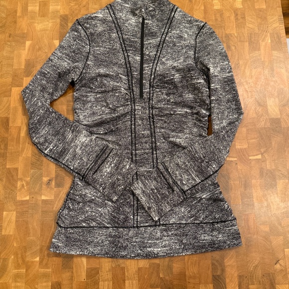 Lululemon cypress kiss 1/2 zip size 6 - Picture 4 of 7